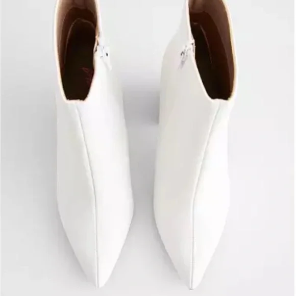 SOLD Betsey Johnson Kassie (White Smooth) Women's Boots Rhinestone Heel - Picture 11 of 12